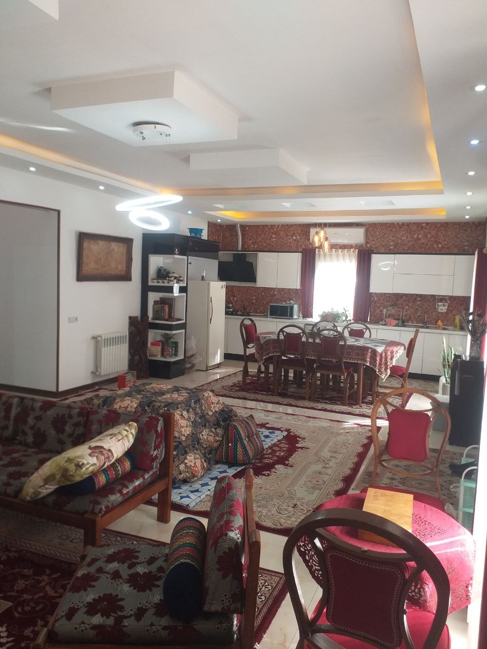 فروش-ویلای-شهرکی-۲۴۰-متری-۳-خواب-سند