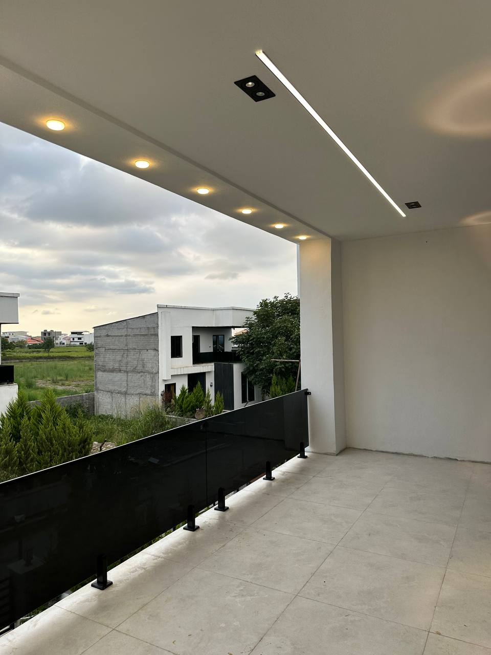 فروش-ویلای-دوبلکس-مدرن-سند-تک-برگ-شش