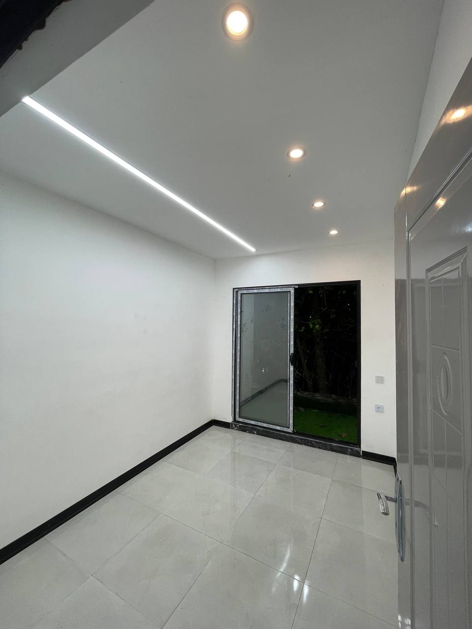 فروش-ویلای-همکف-دو-دستگاه-آهودشت-۱۲۰-متر
