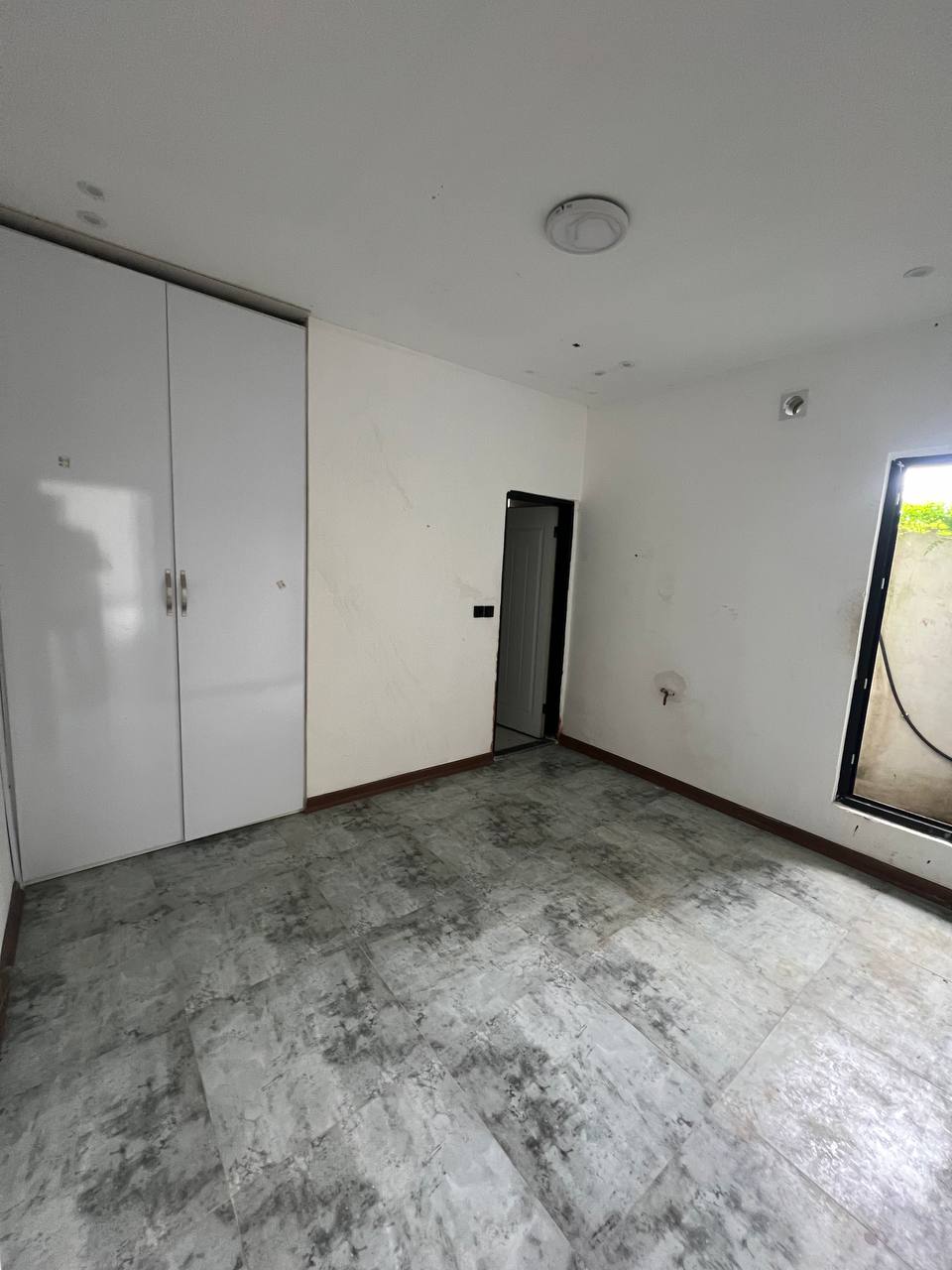 ویلای-فلت-مدرن-آپادانا-۱۷۰-متر-زمین-تاپ