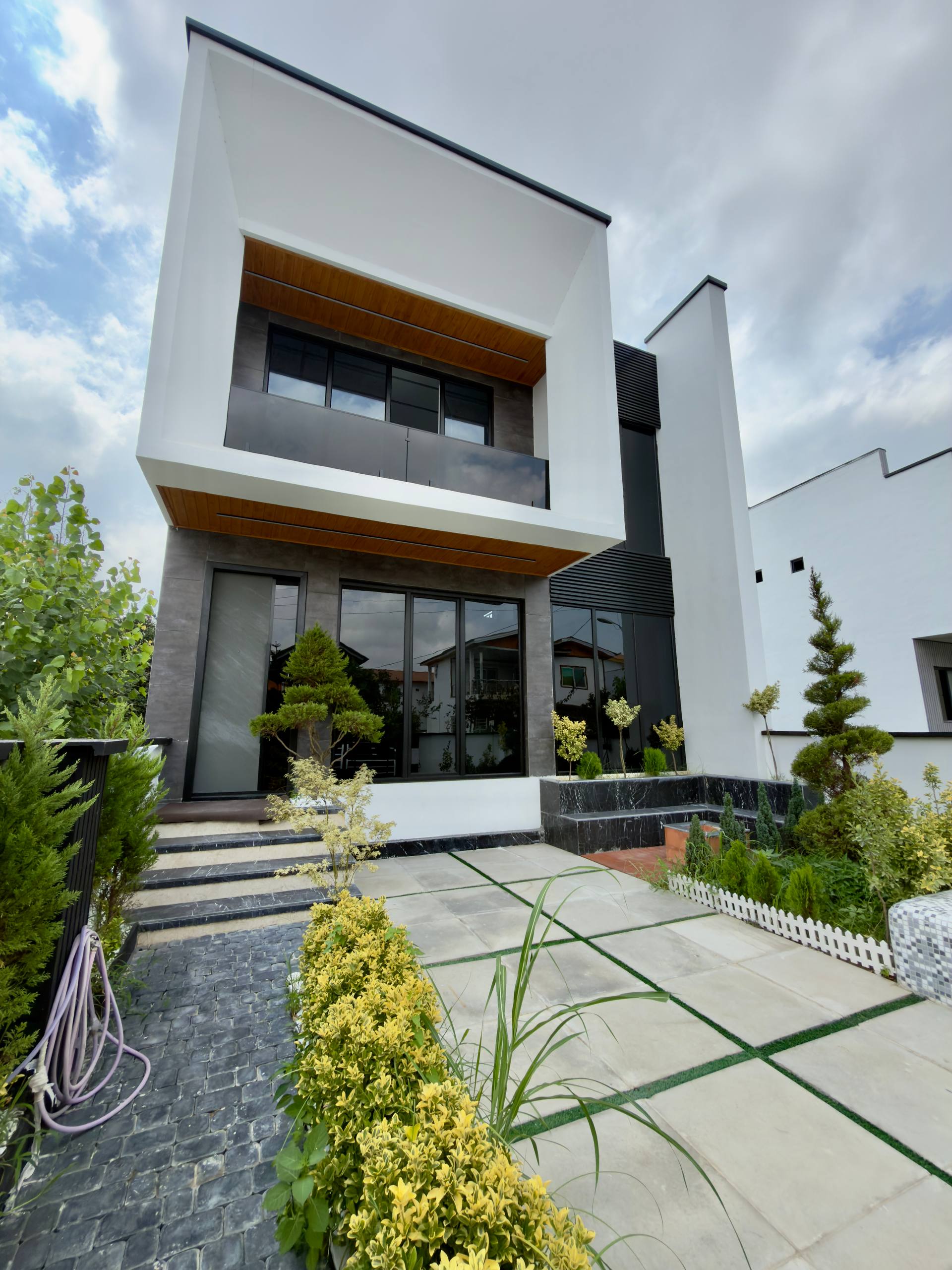 ویلای-دوبلکس-مدرن-بهدشت-۱۴-میلیارد-تومان