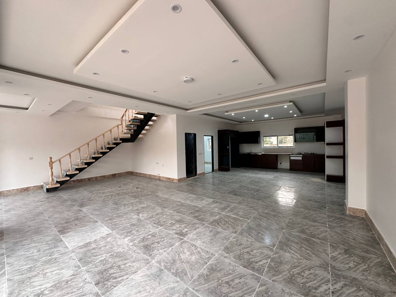 ویلای-تریبلکس-سنگی-بهدشت-۴-خواب