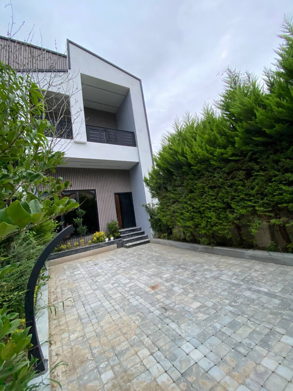 فروش-۲-دستگاه-ویلای-دوبلکس-مدرن-امیرآباد-جنب